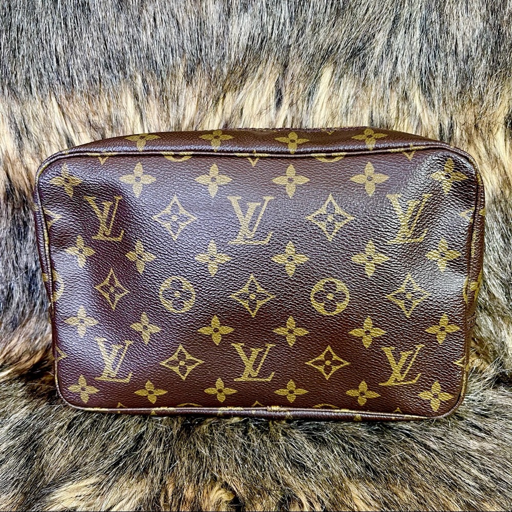 Louis Vuitton Trousse Toiletry Pouch Monogram 23 Brown Clutch